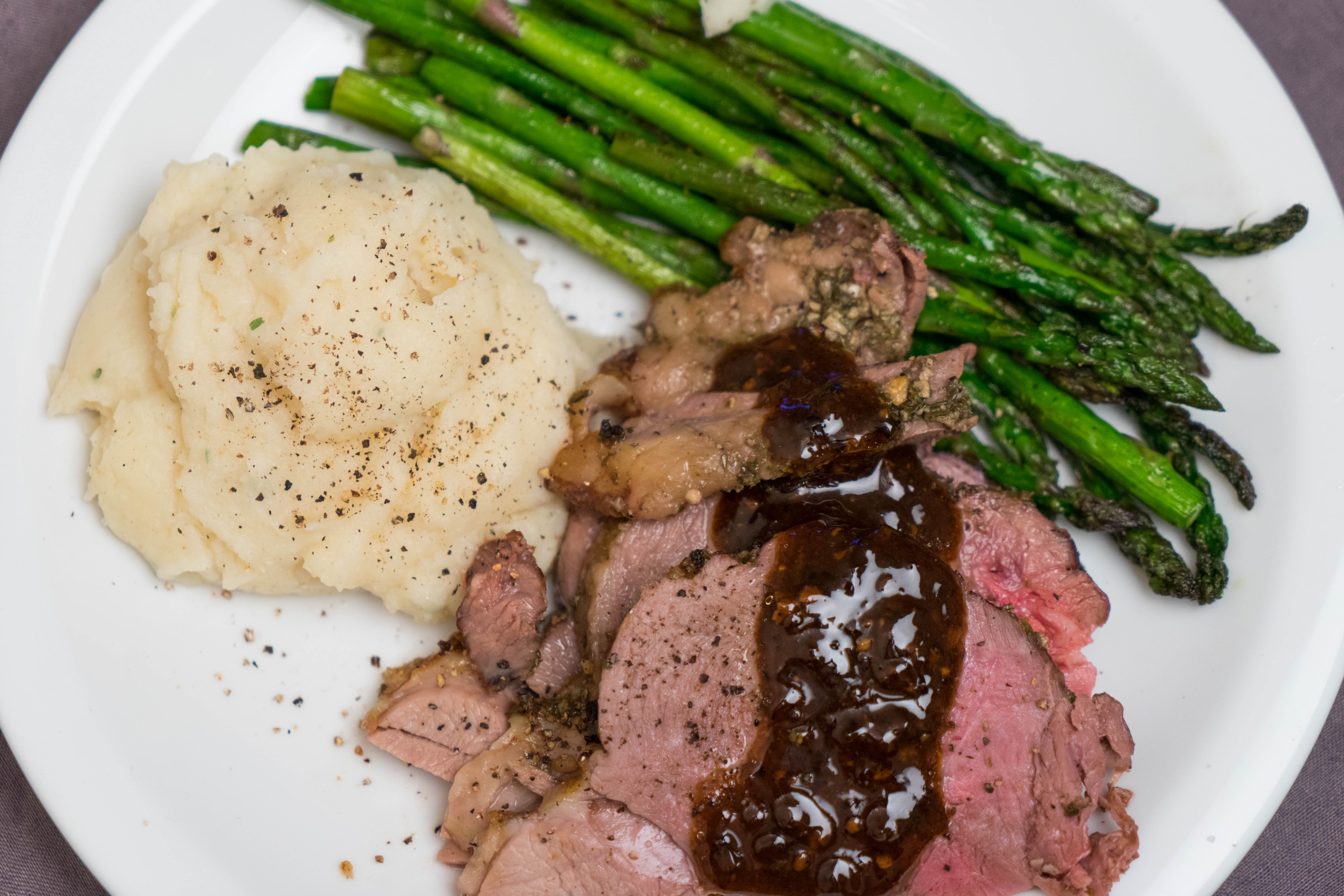 Leg of Lamb with Garlic and Rosemary